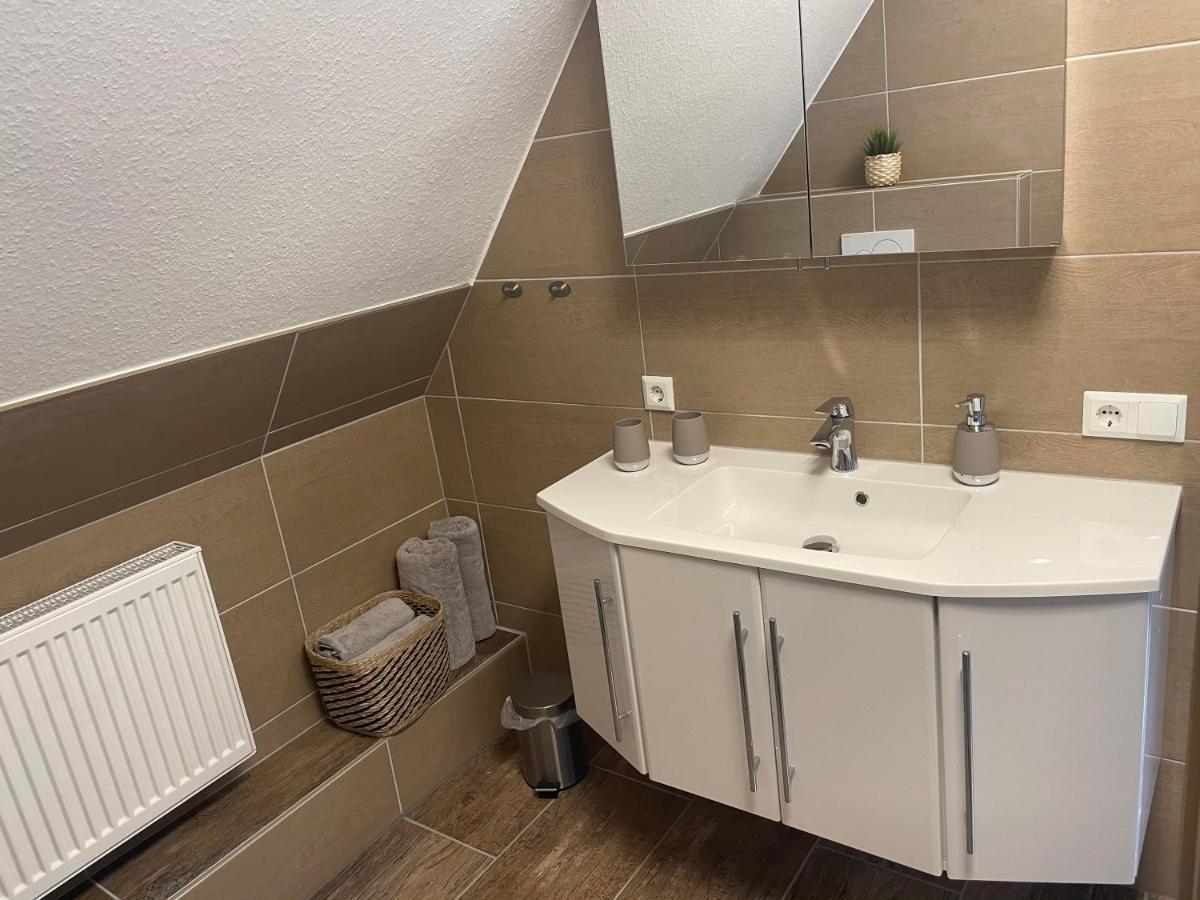 Gemütliche Dachgeschosswohnung Asslar Exterior foto